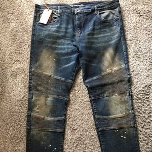 Crisp denim jeans dark blue with a dark green size 42 straight fit never worn